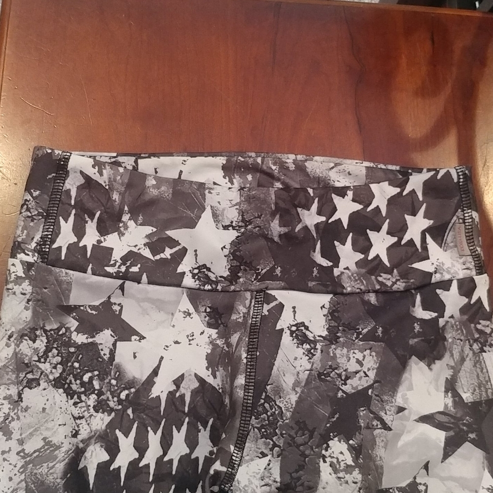 Workout Capris - Picture 5 of 6